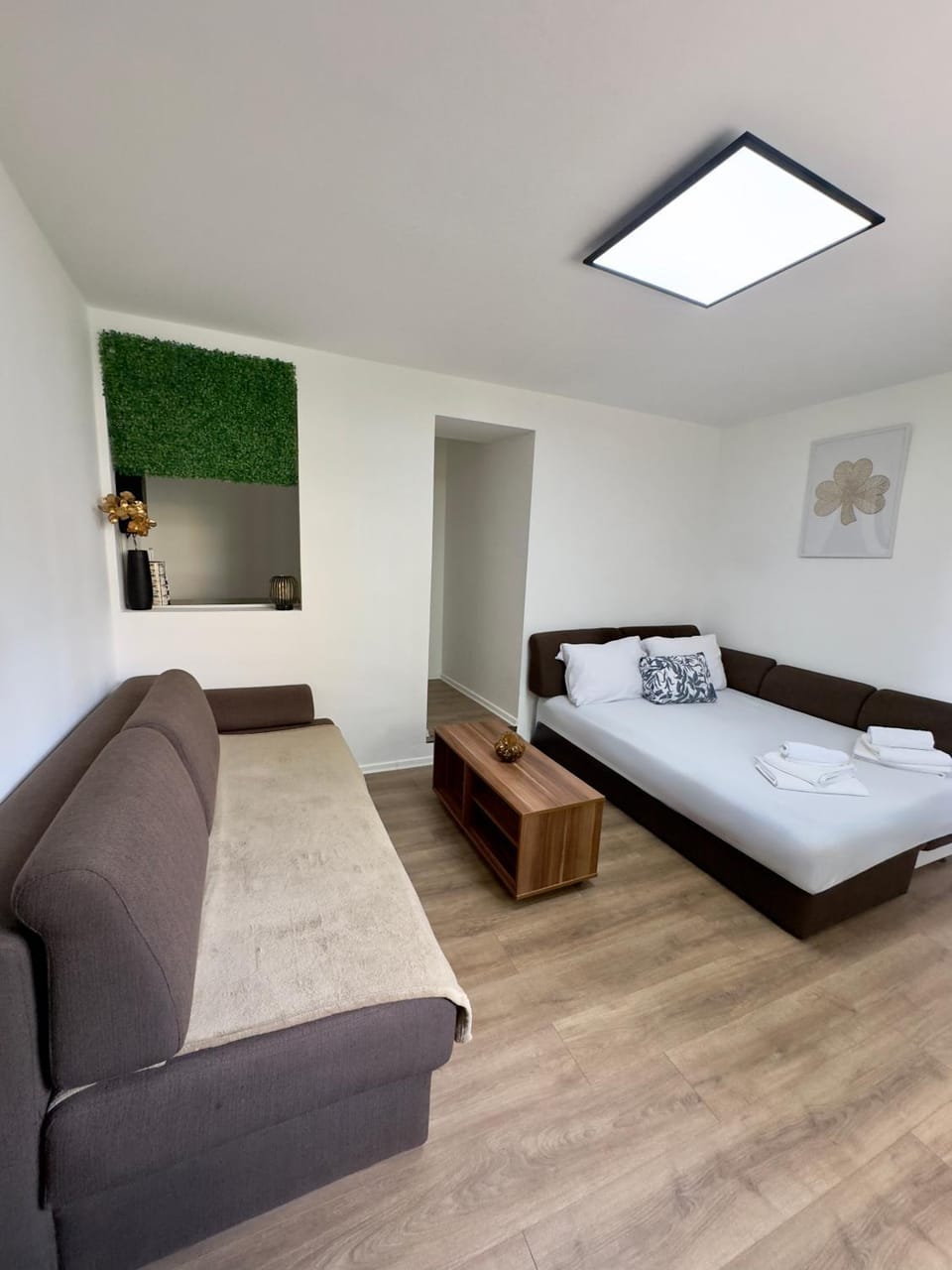 Bed, Living room
