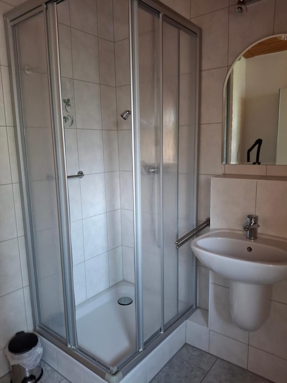 Shower, Toilet