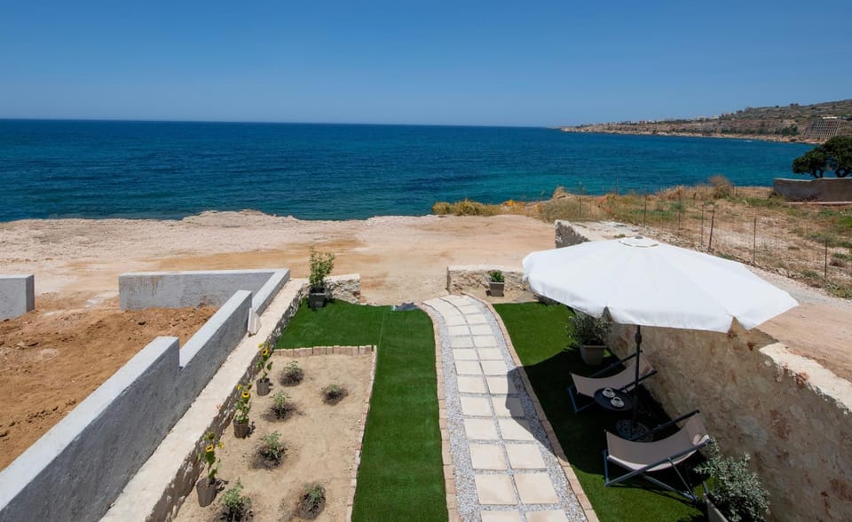 Patio, Garden, Sea view, sunbed