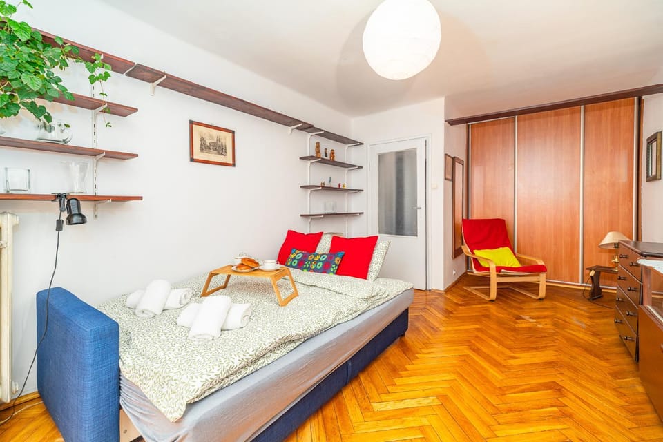 Bed, Living room