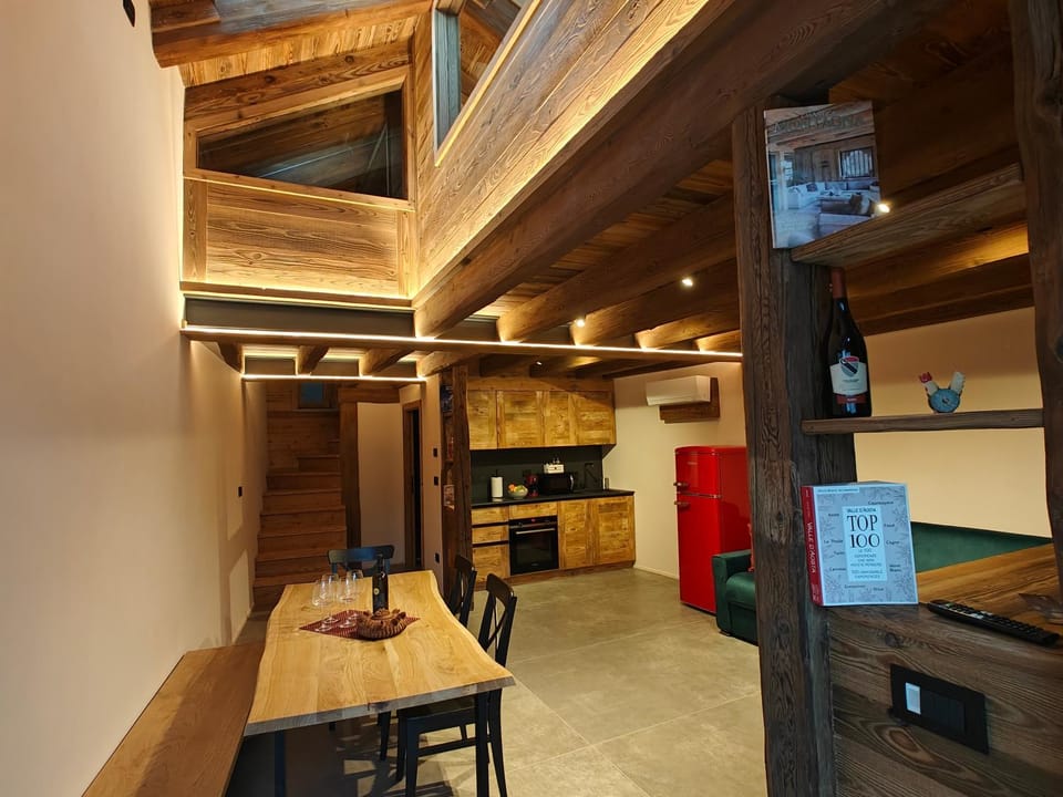 Kitchen or kitchenette, Living room, Dining area