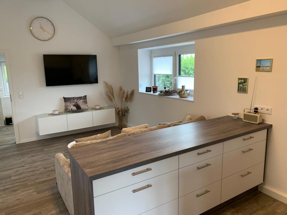 TV and multimedia, Kitchen or kitchenette