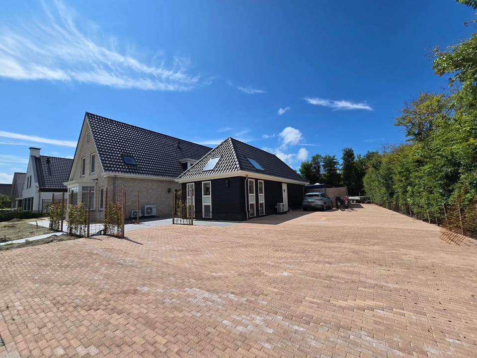 Property building, Day