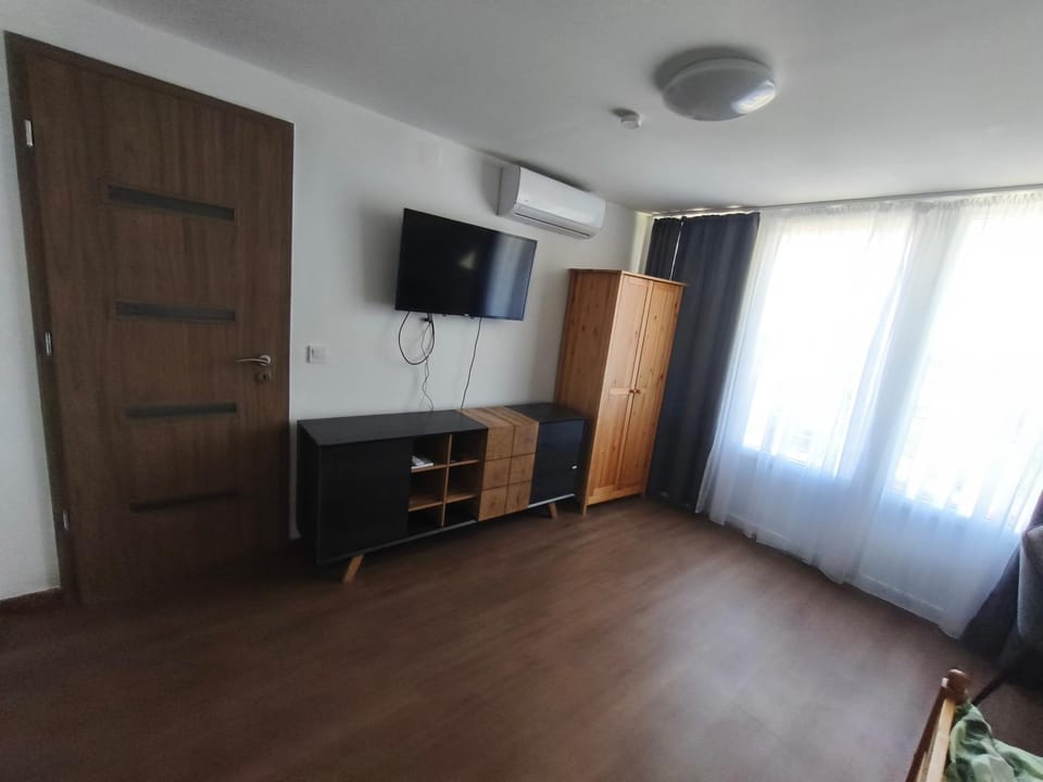 TV and multimedia, wardrobe