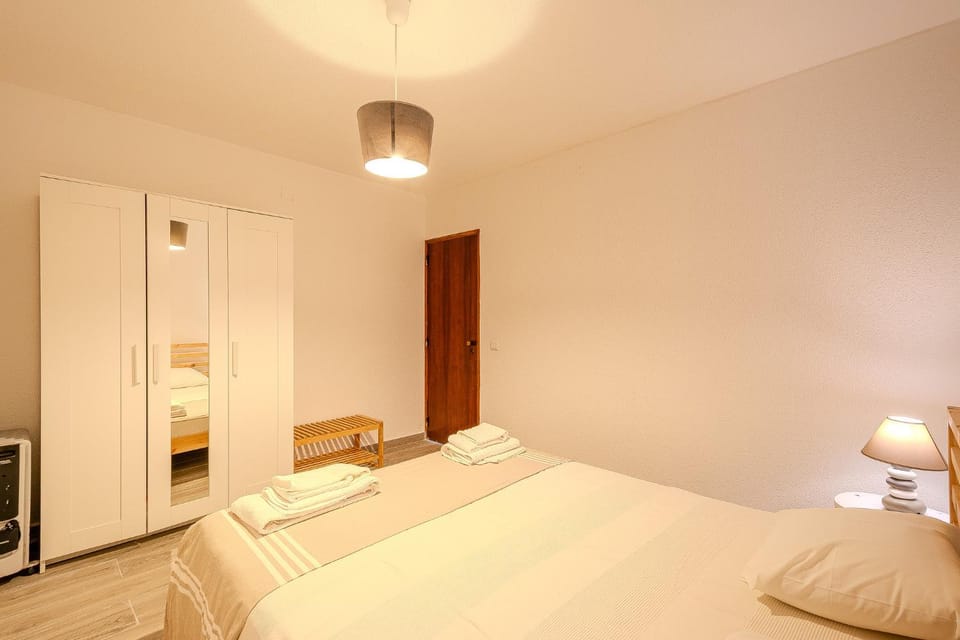 Bed, Bedroom, wardrobe