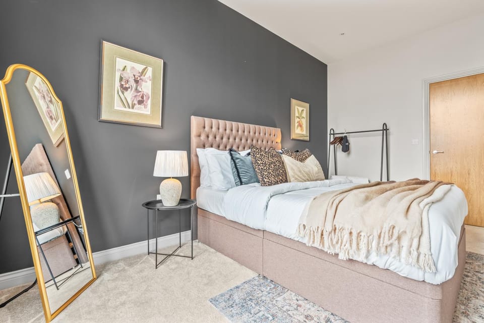 Bed, Bedroom