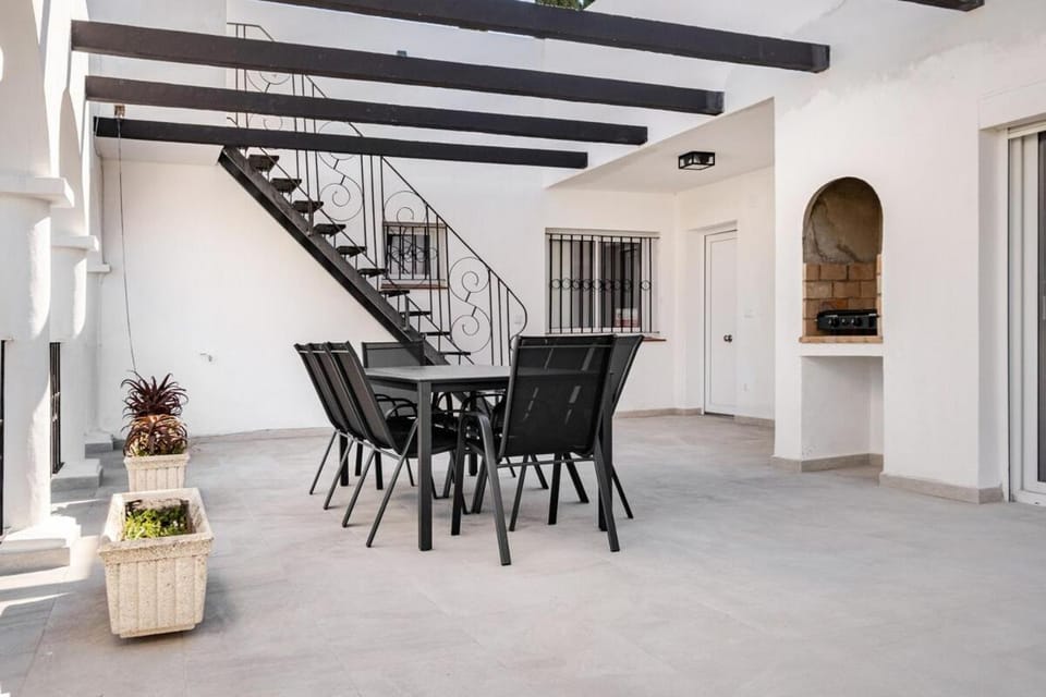 BBQ facilities, Balcony/Terrace, Dining area