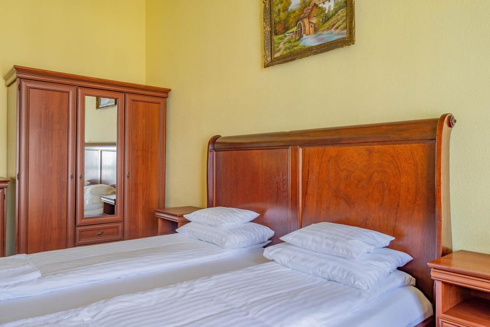 Bed, Bedroom, wardrobe