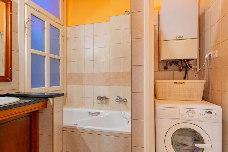 Bathroom, Bath, washing machine