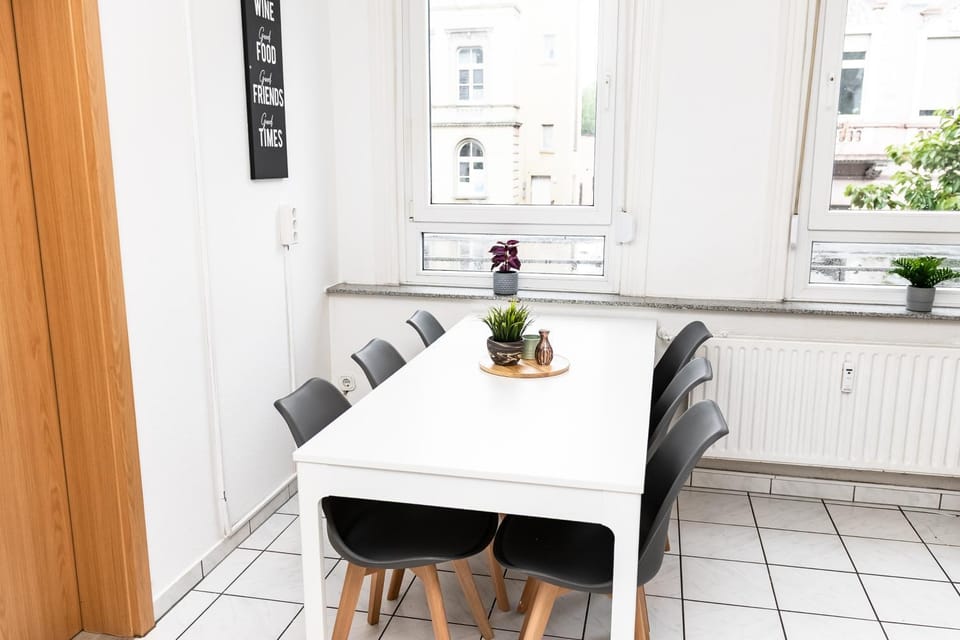 Kitchen or kitchenette, Seating area, Dining area, kitchen, kitchen