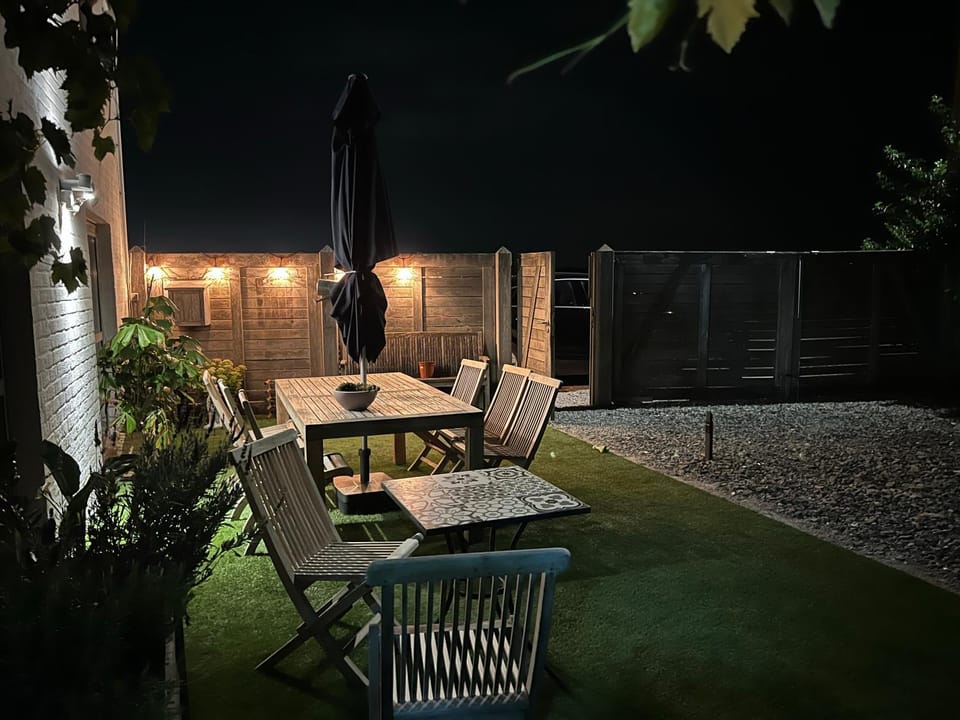 Night, Garden, Dining area, Garden view, Internal: Not applicable to any particular room