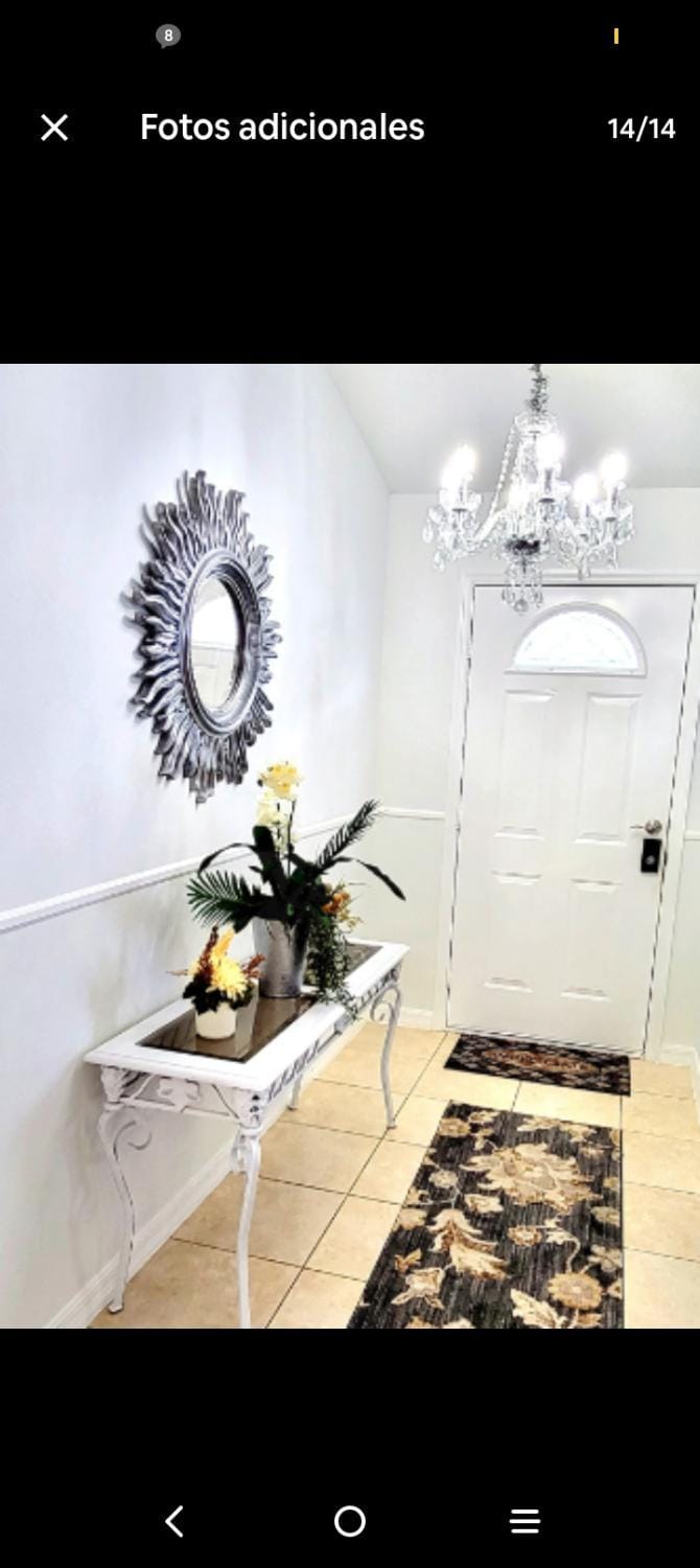 Relaxing and Comfortable Bedroom shared bathroom Vacation rental in Florida