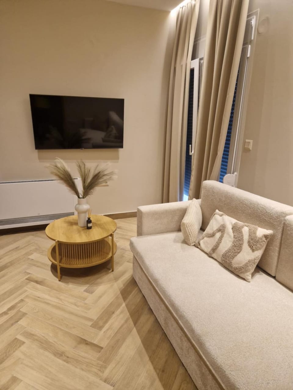 TV and multimedia, Seating area