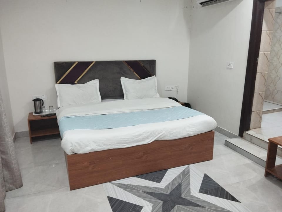 Fortune by guruji hospitality Hotel in Delhi