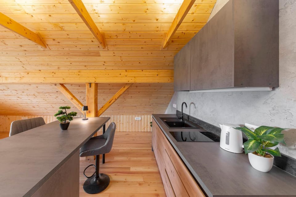 Kitchen or kitchenette, Decorative detail, Dining area