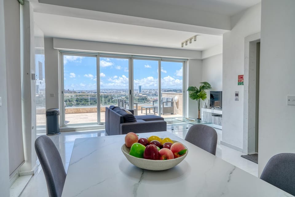 Panoramic & Jacuzzi Sliema Penthouse Apartment in Sliema