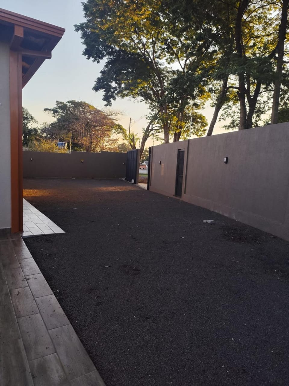 Property building, Garden, Parking
