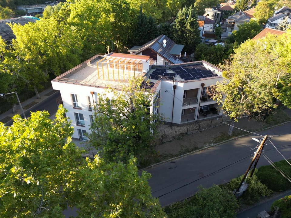 Property building, Street view