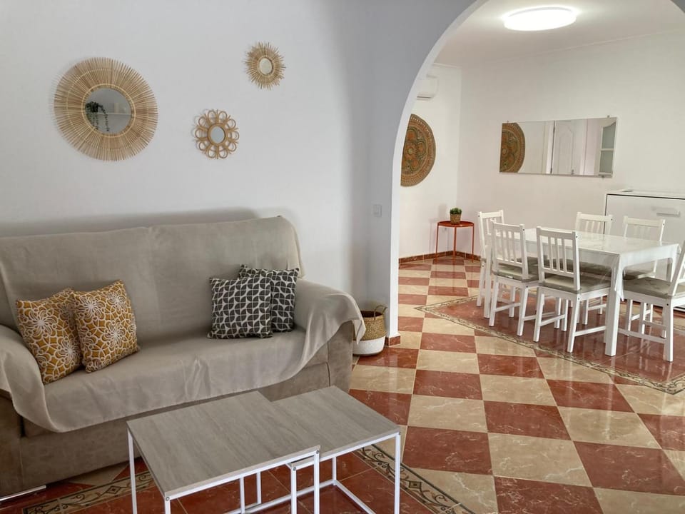 Living room, Seating area, Dining area