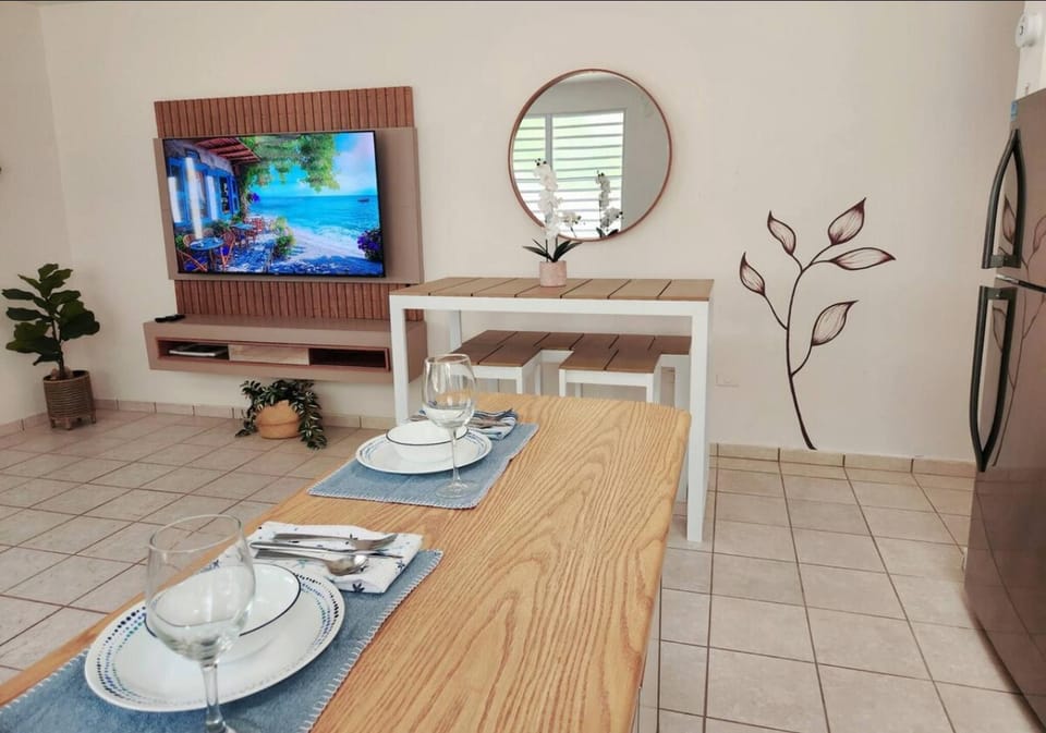 Living room, Dining area