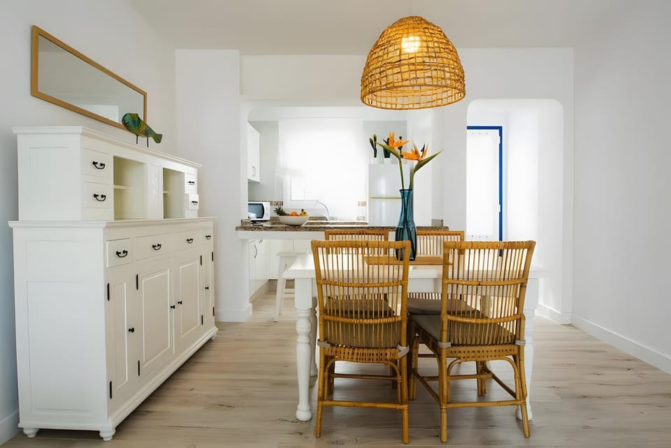 Property building, Kitchen or kitchenette, Living room