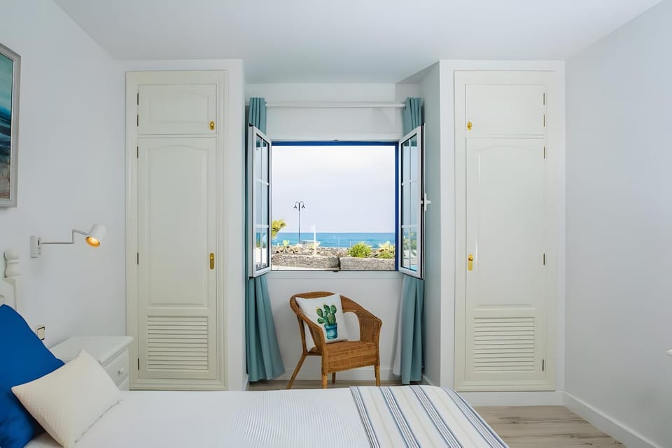Living room, Bedroom