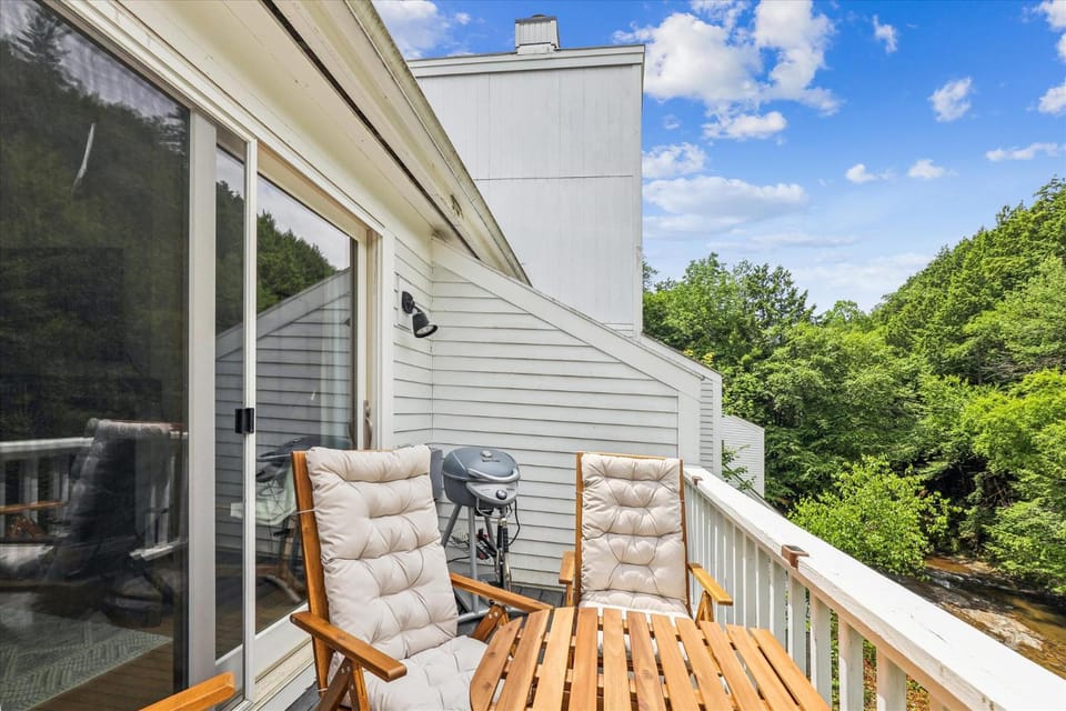 Riverside Getaway House in Stowe