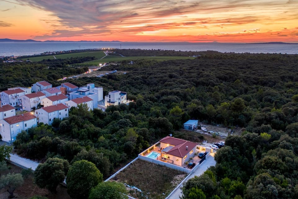 Day, City view, Swimming pool, Sunrise