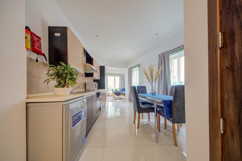 Kitchen or kitchenette, Living room, Seating area, Dining area, dishwasher, oven, stove