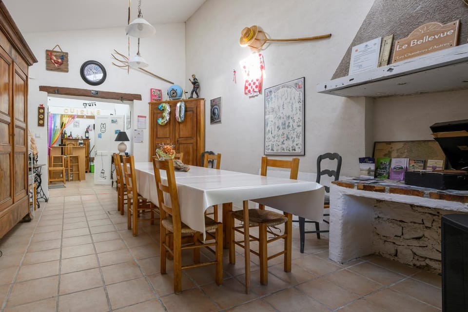 Chambres D'hôtes Le Bellevue - Bed and Breakfast in Provence