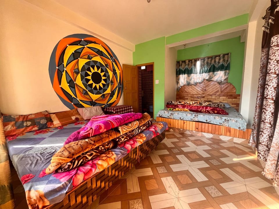 Mountain View guesthouses &cafe Bed and Breakfast in Himachal Pradesh