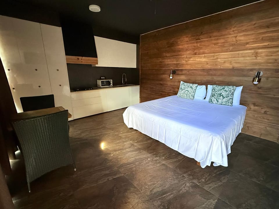 Bed, Kitchen or kitchenette, Photo of the whole room