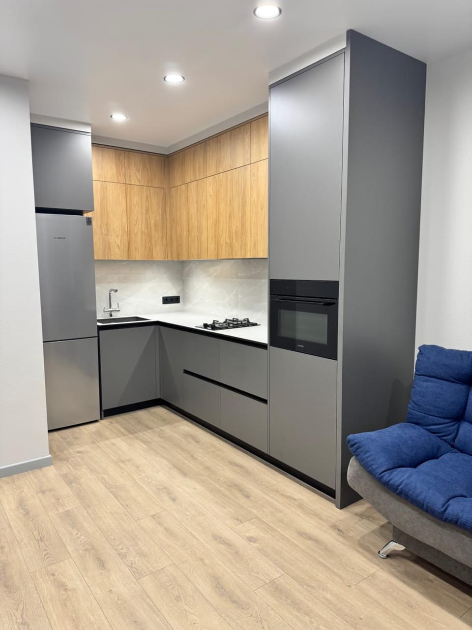 Kitchen or kitchenette, oven, stove