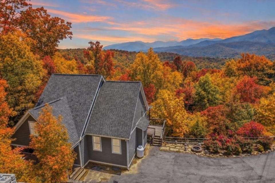 Mountain View Beauty by Beyond Expectations House in Gatlinburg