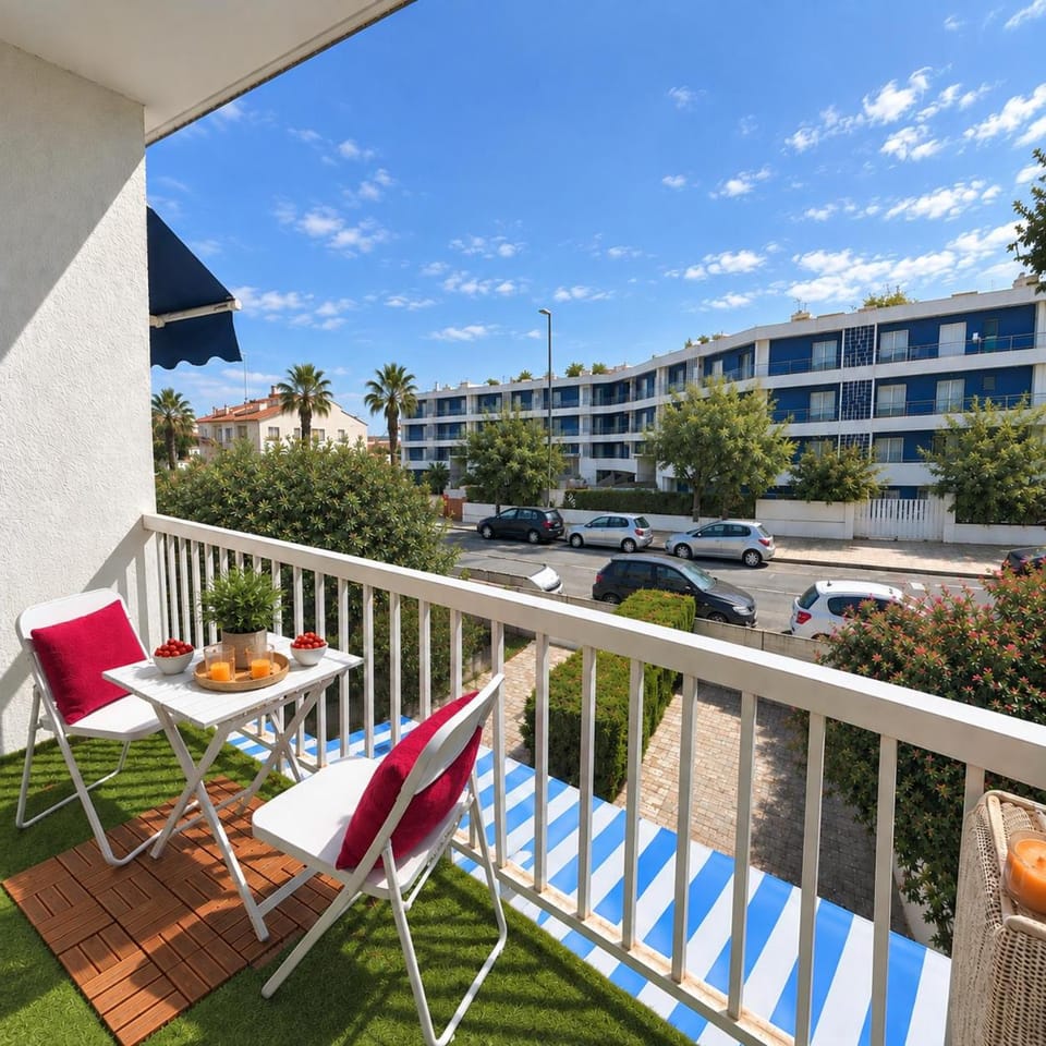 View (from property/room), Balcony/Terrace, Dining area