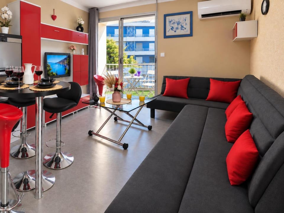 TV and multimedia, Balcony/Terrace, Seating area, Dining area, internet