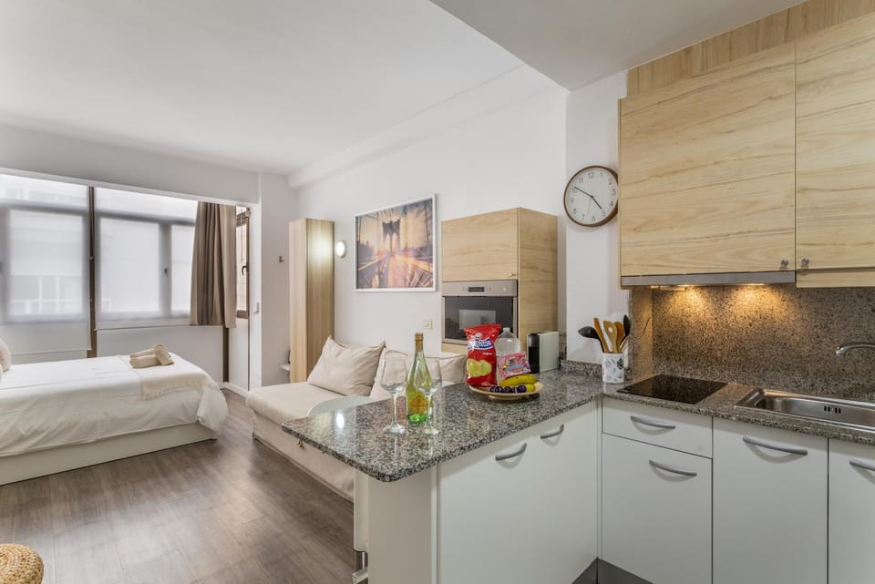 Property building, Kitchen or kitchenette, Living room