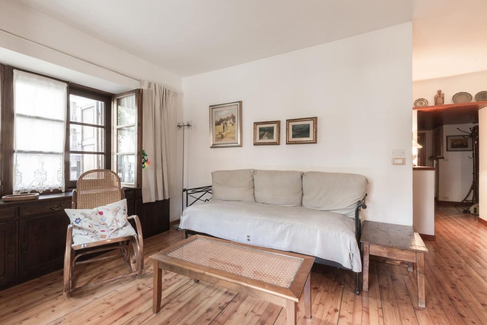 Bed, Kitchen or kitchenette, Living room, Photo of the whole room, Seating area, Bedroom