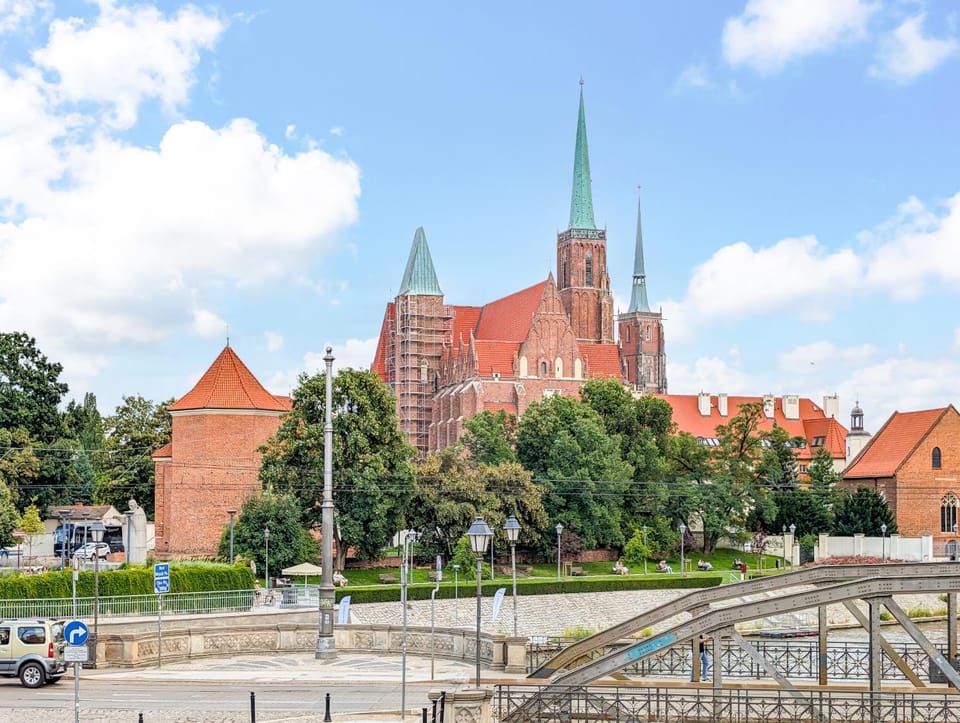 Nearby landmark, Neighbourhood, Landmark view, Location