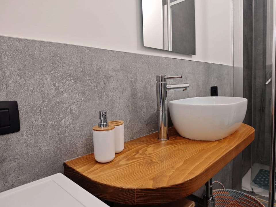 Trilo Orologio Apartment in Province of Brescia