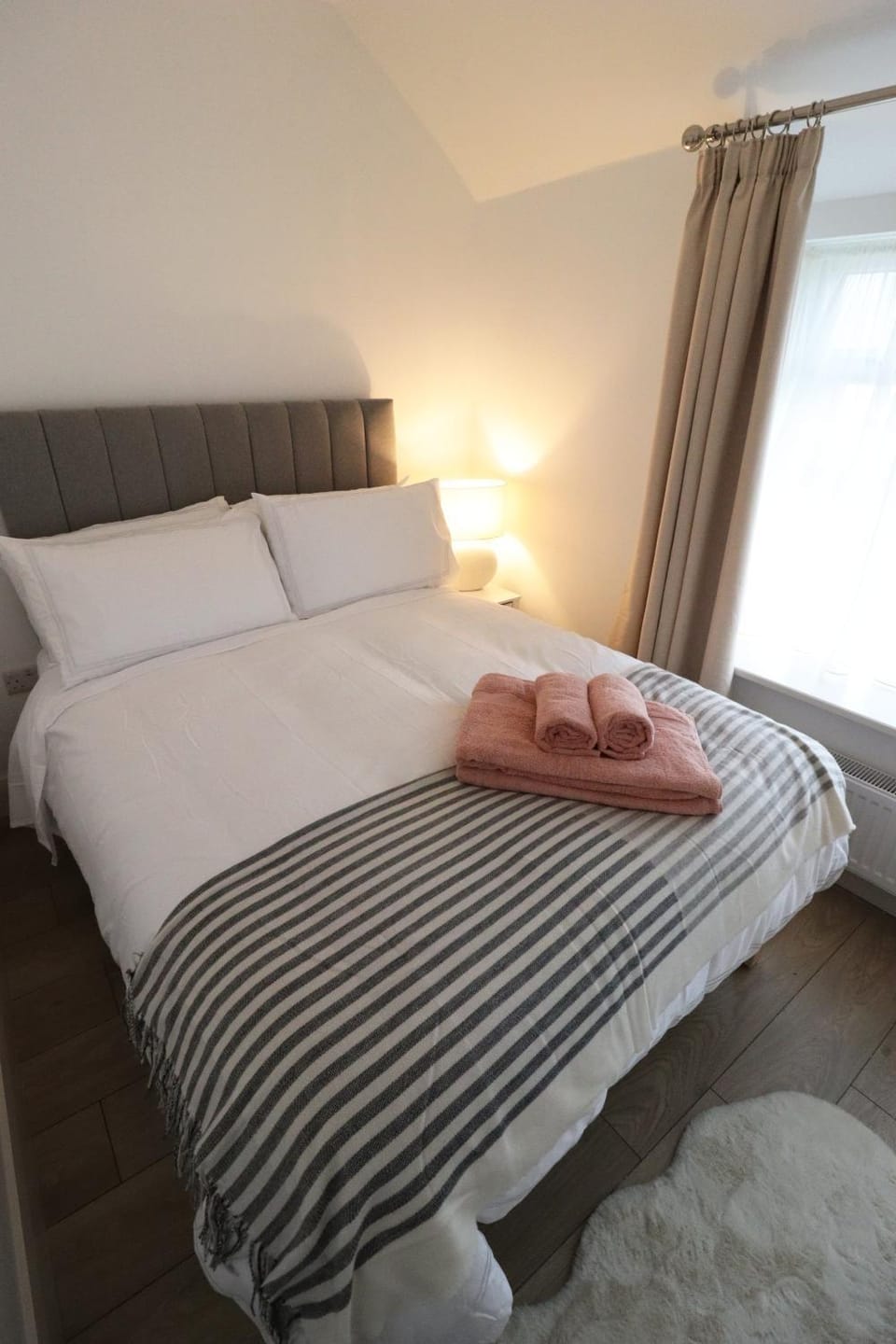 Bedroom, towels