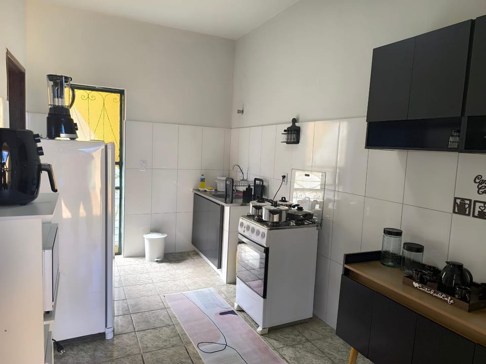 Coffee/tea facilities, Kitchen or kitchenette, dishwasher, oven, stove, toaster