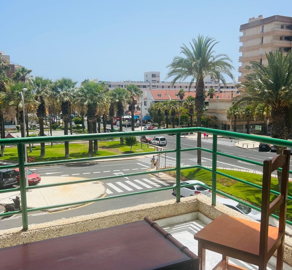 The Cozy Palm Apartment in Playa de las Americas