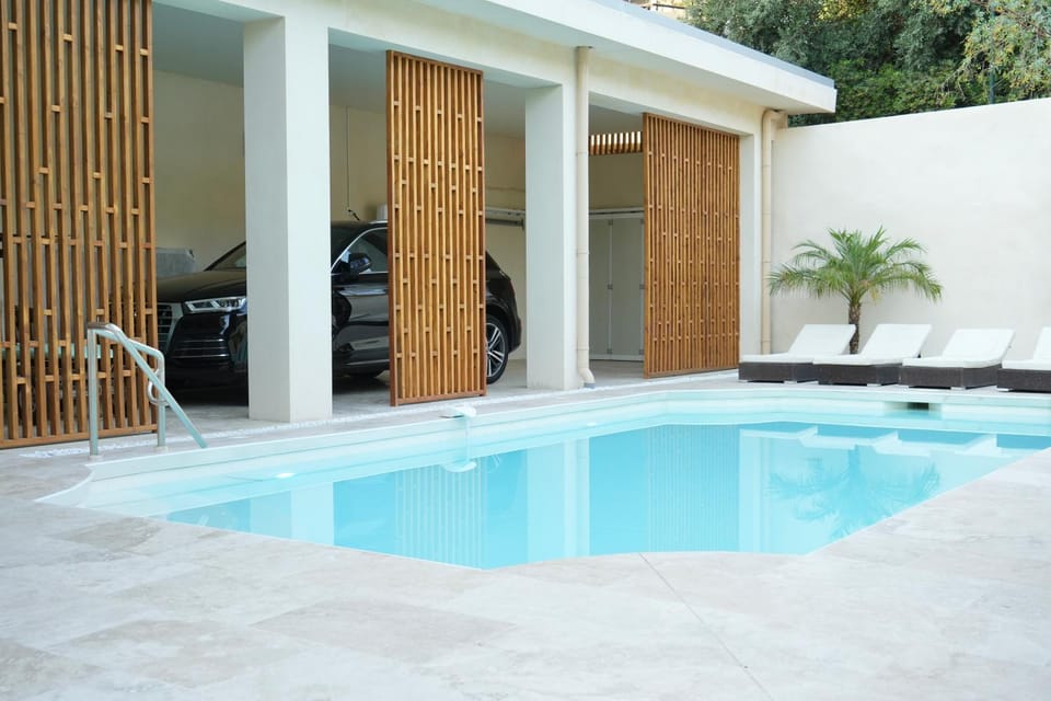 Swimming pool, Swimming pool