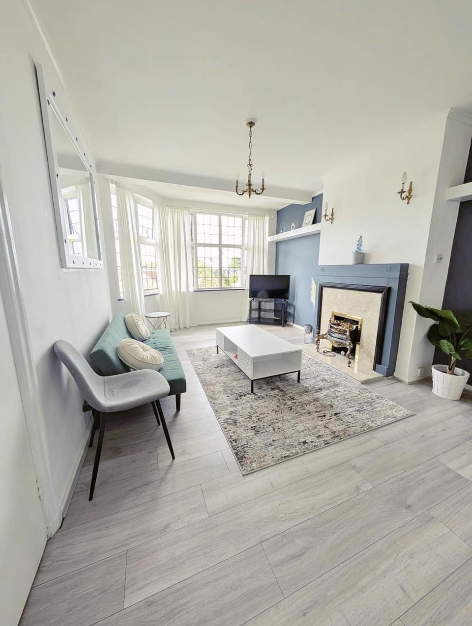 Living room, Photo of the whole room, Seating area