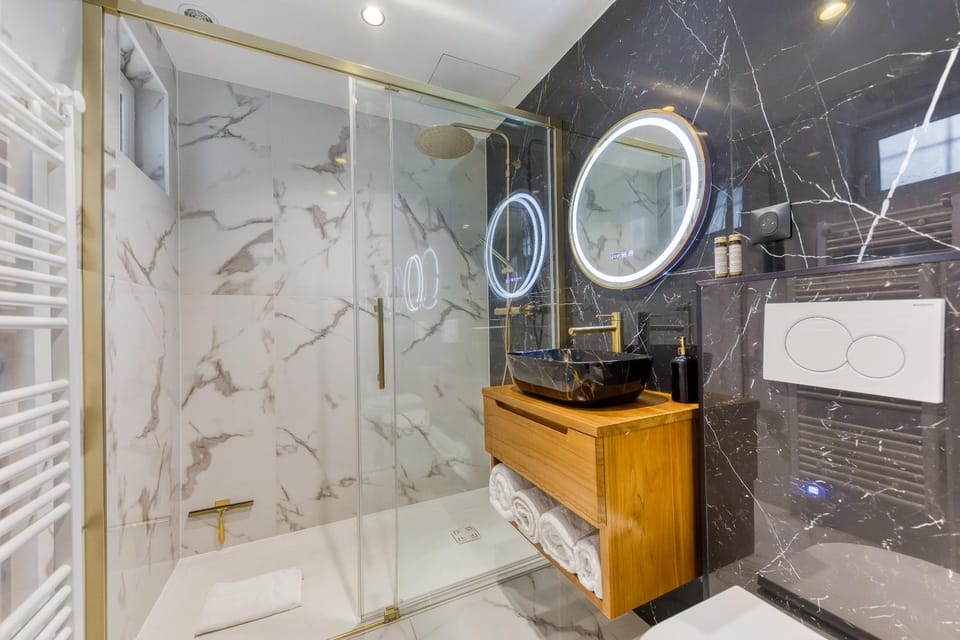 Shower, Bathroom, towels