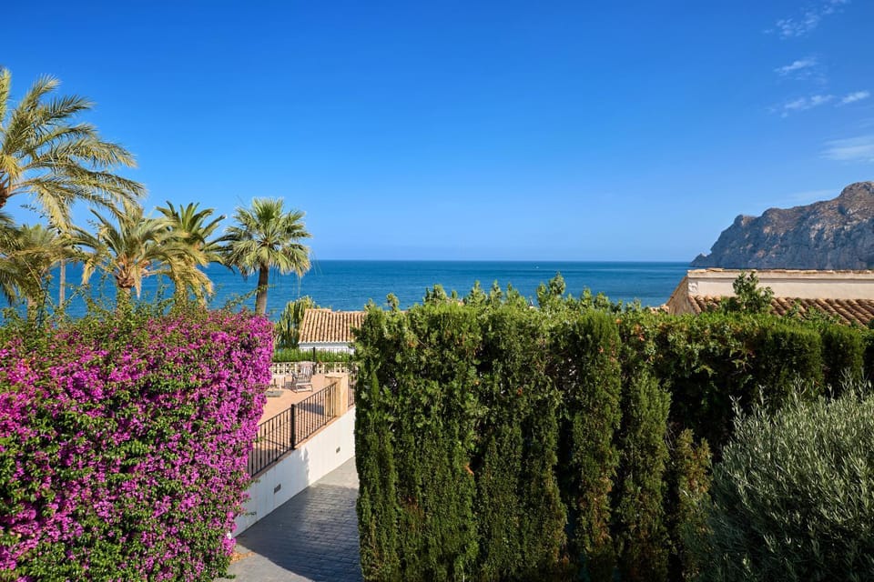 Garden, Mountain view, Sea view