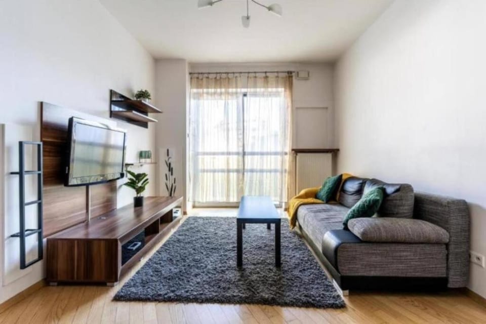 Communal lounge/ TV room, Bed, TV and multimedia, Living room, Photo of the whole room, Seating area, Evening entertainment, Bedroom