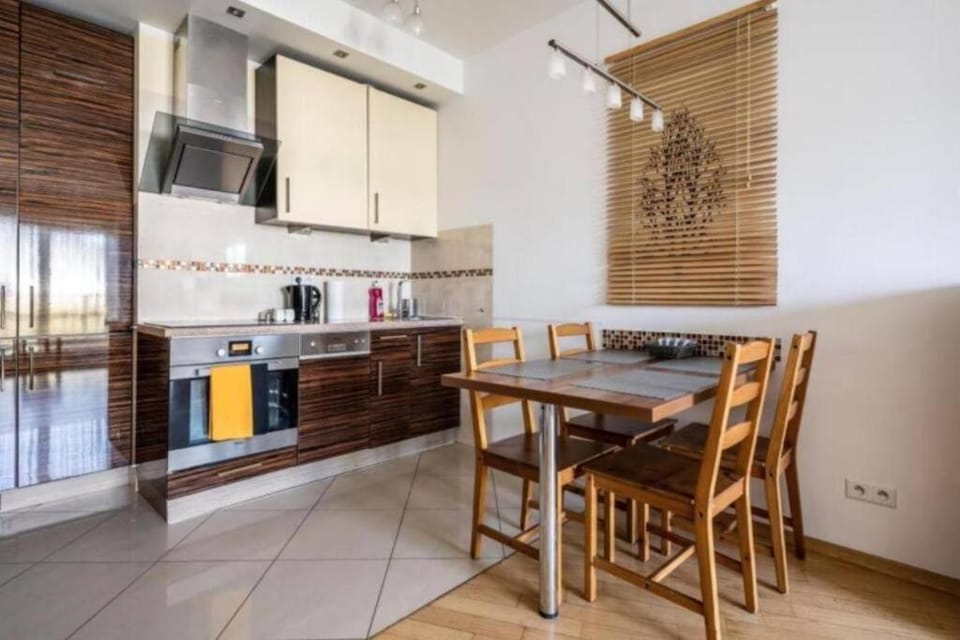Coffee/tea facilities, Kitchen or kitchenette, Dining area, dishwasher, minibar, oven, pet friendly, stove, toaster