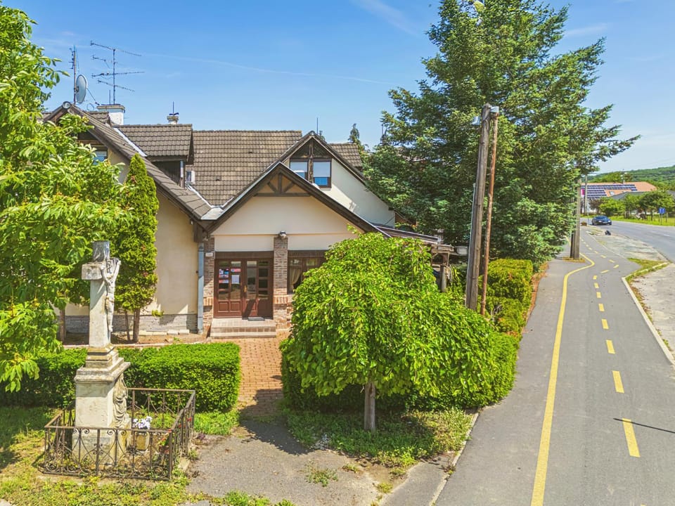 Charlie Vendégház Bed and Breakfast in Hungary
